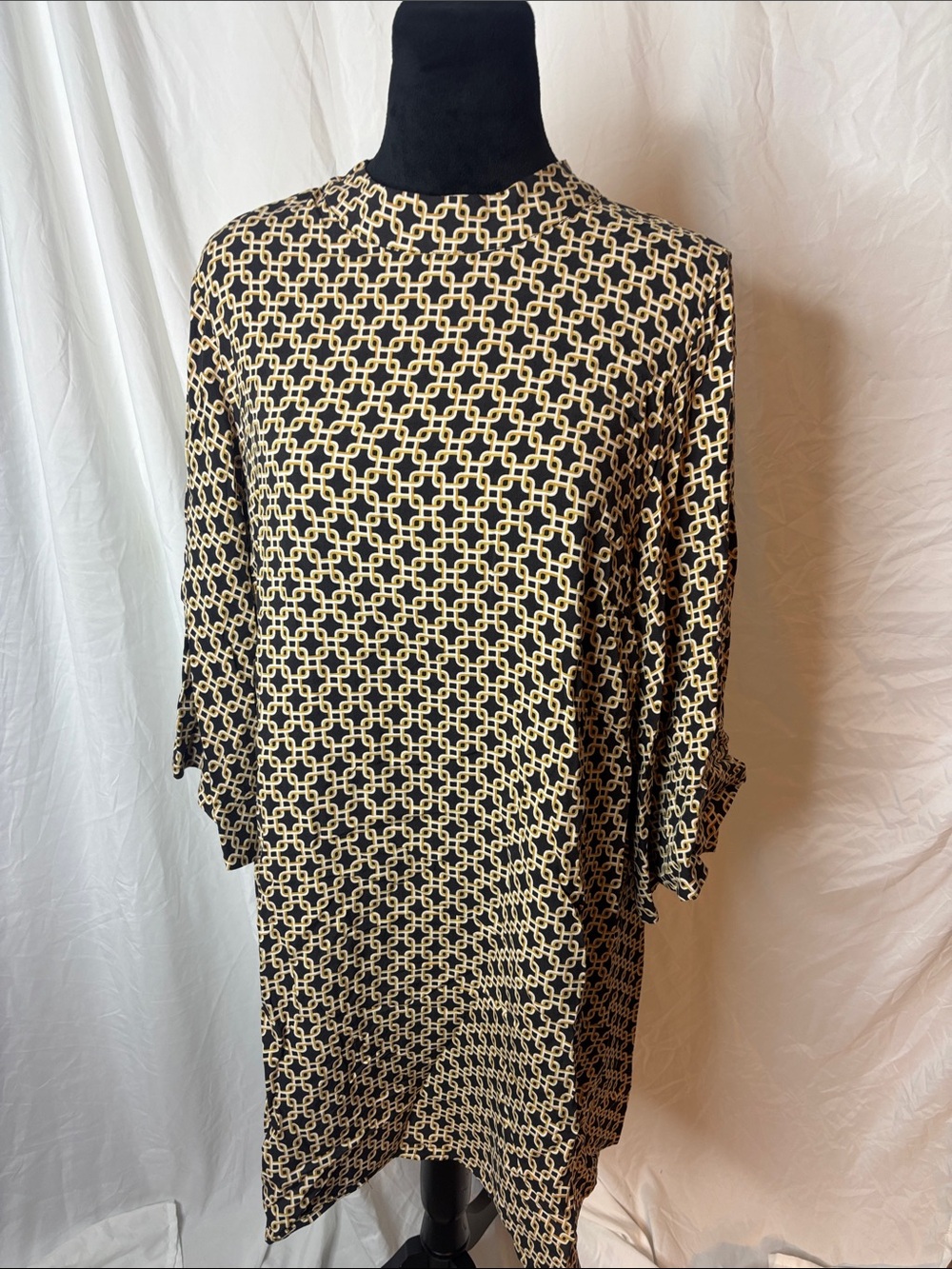 H&M Black and Cream Geometric Link-Pattern Midi Dress - Picture 1 of 9
